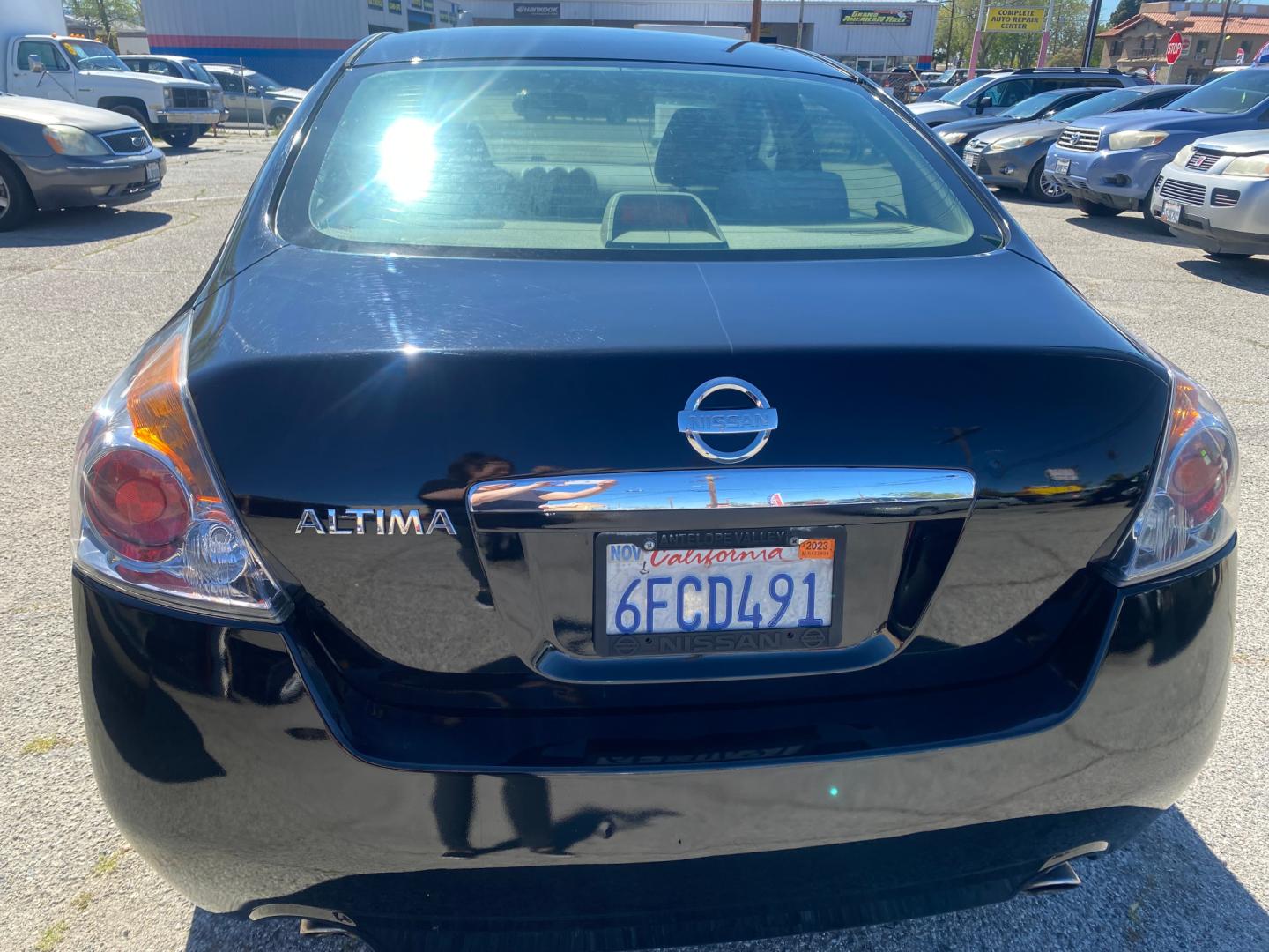 2009 Nissan Altima 2.5 (1N4AL21E79C) with an 2.5L L4 DOHC 16V engine, 6-Speed Manual Overdrive transmission, located at 44356 Date Ave., Lancaster, CA, 93534, (661) 945-6555, 34.688919, -118.139374 - Photo#1